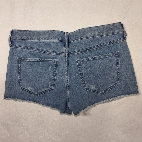 Express Low Rise Light Blue Embroidered Rose Denim Jeans Shorts Size 6 - Picture 2 of 6